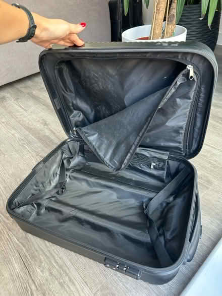 Photo of free 10kg suitcase (CM1) #4