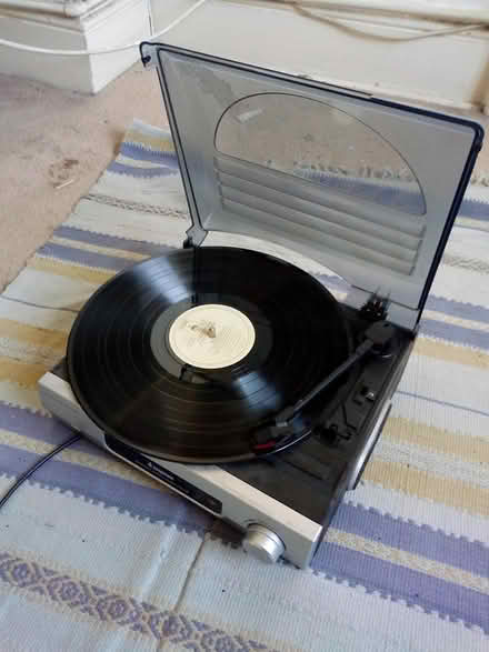 Photo of free Steepletone ST918 record player (Highbury N5) #1