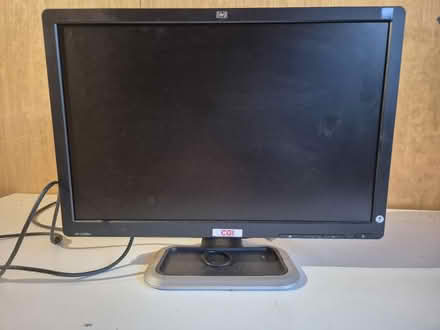 Photo of free 22" HP Monitor (Hanworth Road, TW12) #1