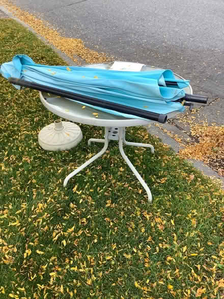 Photo of free Patio set (Off Stoneway near Woodroffe) #2