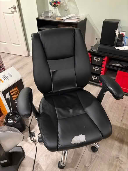 Photo of free Desk chair (West Kingston) #1