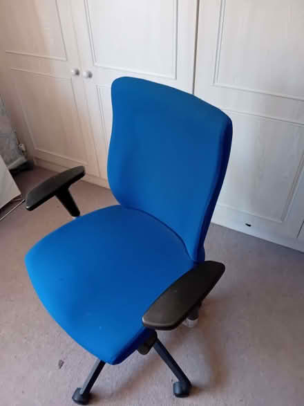 Photo of free Blue office chair (Clophill MK45) #3