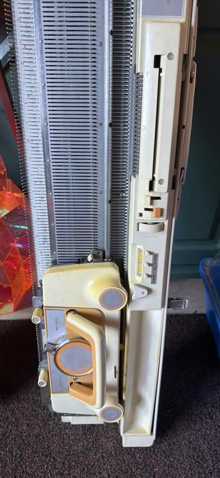 Photo of free knit master knitting machine (Shefford SG17) #2