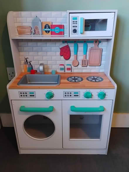 Photo of free Kids kitchen (billericay CM12) #1