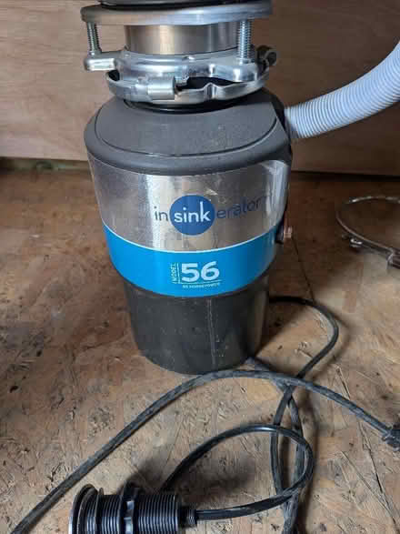 Photo of free sink/tap filter/hot water & incinerator (Earlsfield SW18) #1