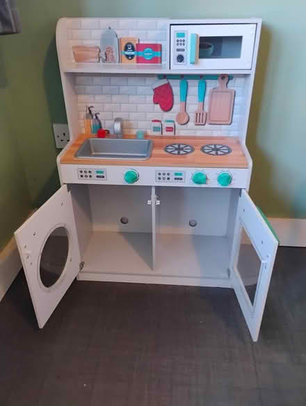 Photo of free Kids kitchen (billericay CM12) #2