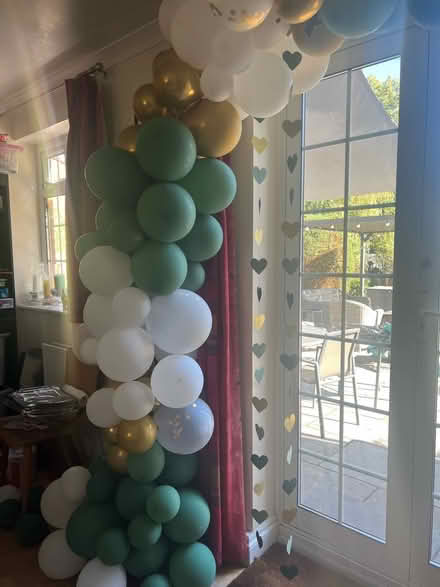 Photo of free Balloon arch (Weybridge KT13) #1