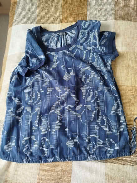 Photo of free Womens tops x 4 (Jericho BL9) #3