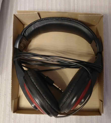 Photo of free Wired Headphones (Farnborough GU14) #2