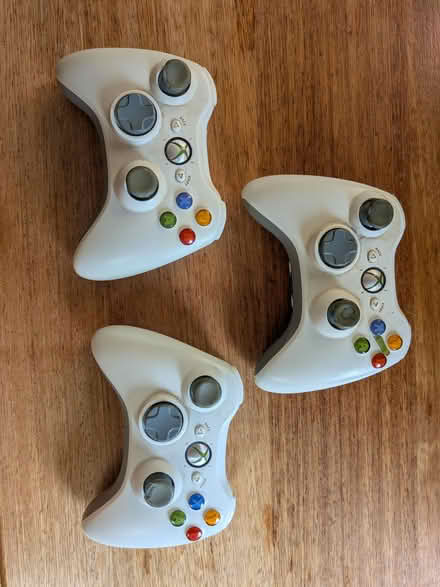 Photo of free Xbox 360 controllers (Hitchin SG5) #2