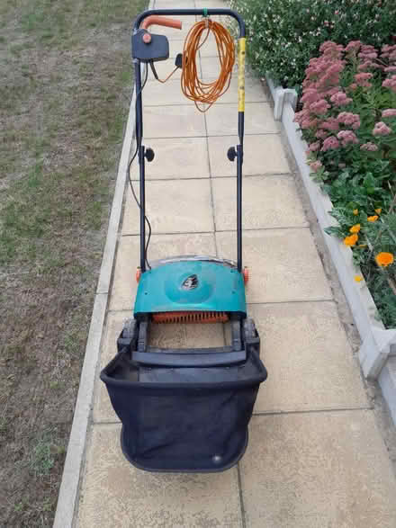 Photo of free Electric lawn rake (Newmarket/New Cheveley Rd CB8) #2