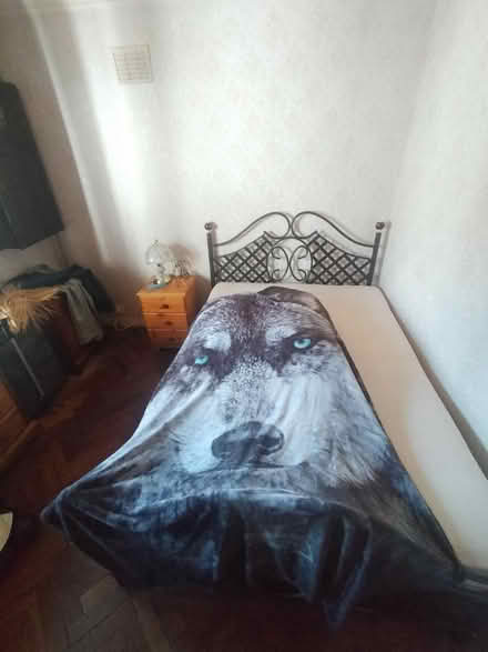 Photo of free Throw/blanket (Stone Cross BN24) #1