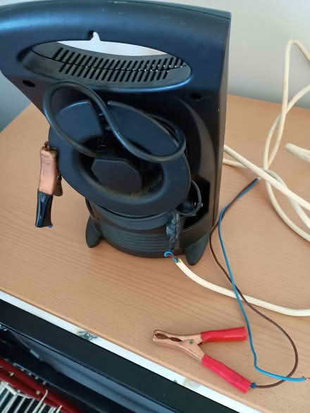 Photo of free Halfords battery charger (Bexhill tn40) #3