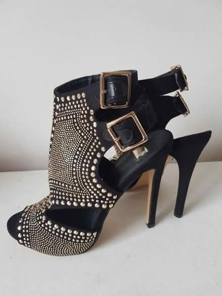 Photo of free High heel shoes (Streatham hill SW16) #4