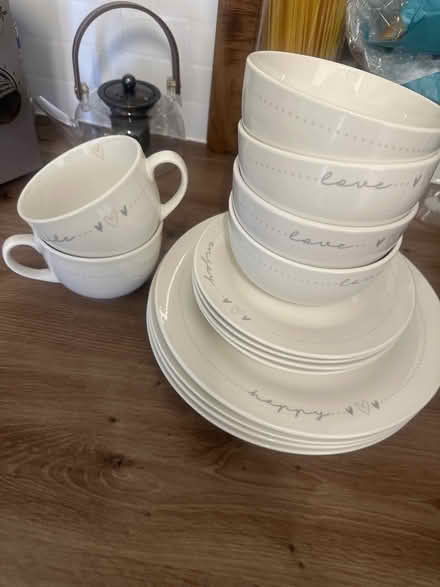 Photo of free Dunelm dinner set (SW16) #1