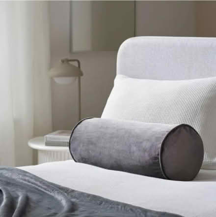 Photo of Pillow (Hatfield AL10) #2