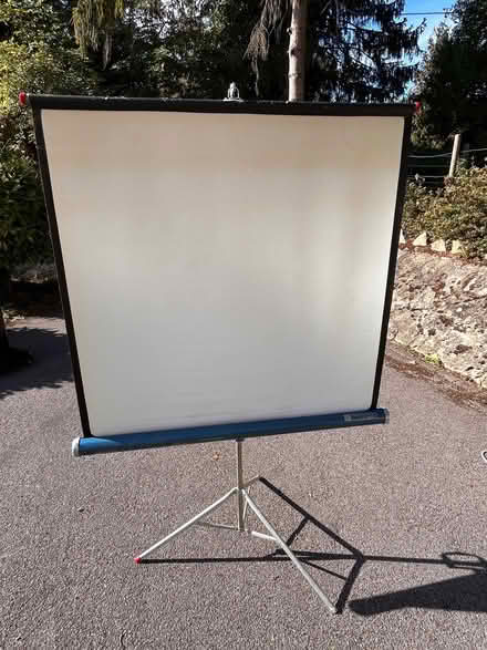 Photo of free Projector screen (Garsington OX44) #1