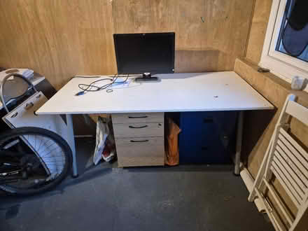 Photo of free Large white desk (Hanworth Road, TW12) #1