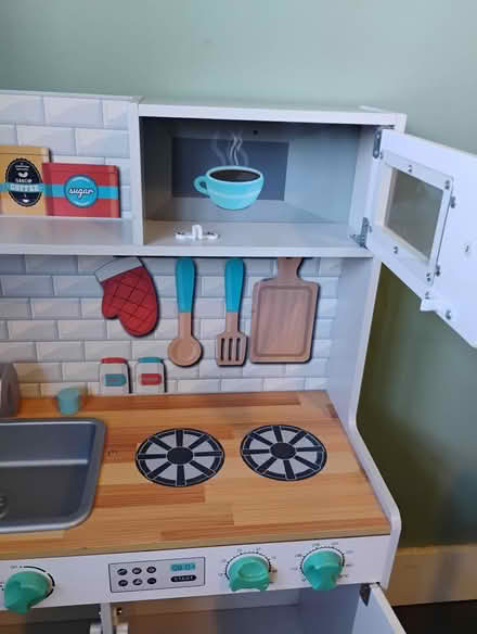 Photo of free Kids kitchen (billericay CM12) #3