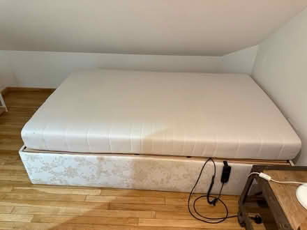 Photo of free Electric bed base -working (Nottinghill W10) #1