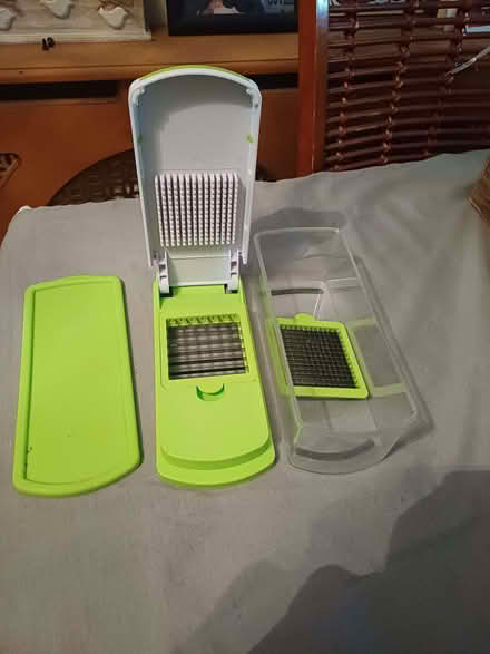 Photo of free Veg/fruit cutter (Alcester Lanes End B13) #1