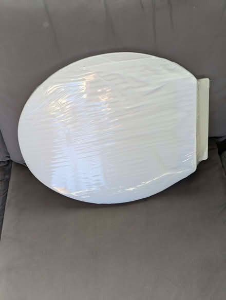 Photo of free Brand new toilet seat - in sealed packaging (Chiswick W4) #2