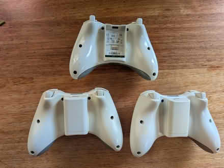 Photo of free Xbox 360 controllers (Hitchin SG5) #1