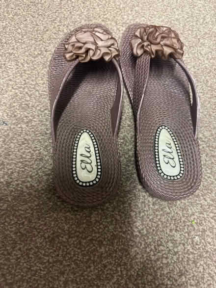 Photo of free 3 pairs of summer slippers & sliders. (Elm Park RM12) #2