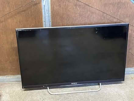 Photo of free Flat screen TV (Wildmoor Heath GU47) #1