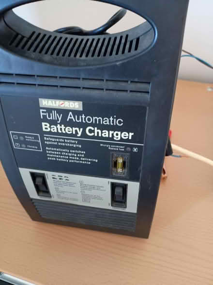 Photo of free Halfords battery charger (Bexhill tn40) #1