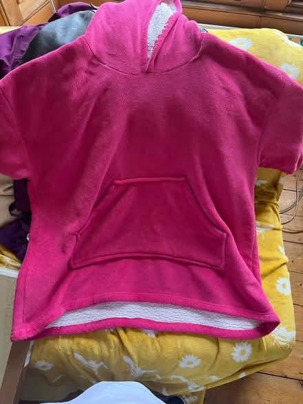 Photo of free Huge pink ‘Oodie’ (Lauriston EH3) #1