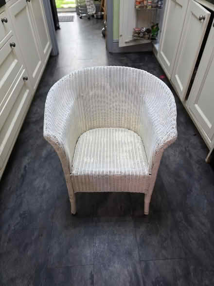 Photo of free Vintage white wicker chair (Mottingham SE9) #1