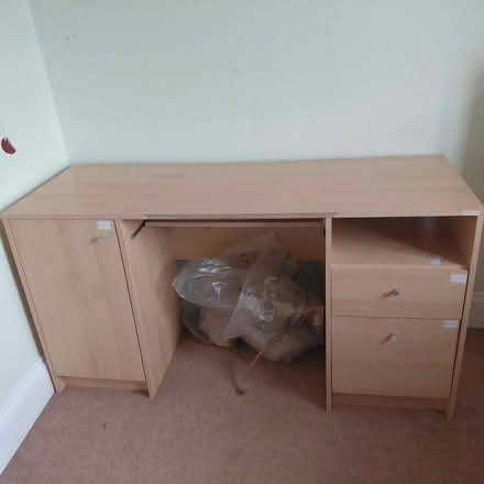 Photo of free desk (Bishopston BS7) #1