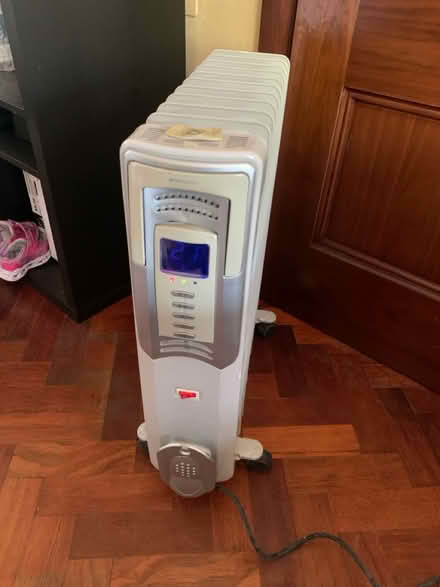 Photo of free Oil filled radiator - not working (West Finchley station N3) #1