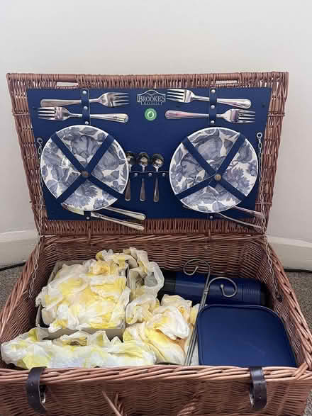 Photo of free 4 person picnic hamper - complete (Weoley Castle B29) #1