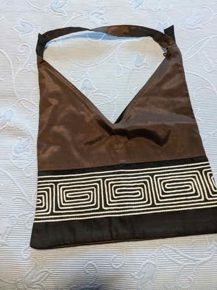 Photo of free ladies cloth bag with zip (Parson's Heath CO4) #1