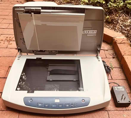 Photo of free HP Scanjet 5550c Color Scanner (Lincoln Park 20002) #3