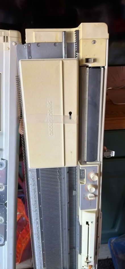 Photo of free knit master knitting machine (Shefford SG17) #1