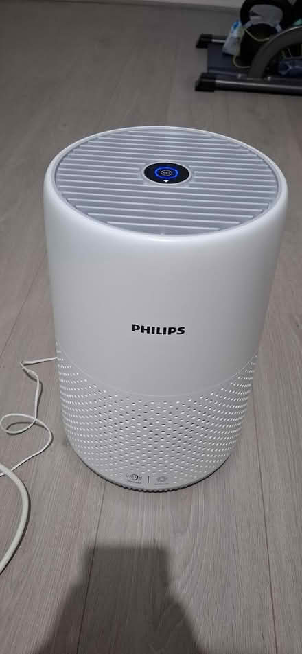 Photo of free Philips 800i Air Purifier (Fairfield East NSW 2165) #1