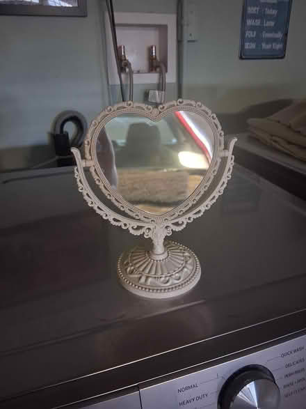Photo of free Standing heart shaped mirror (Snell and Santa Teresa) #1