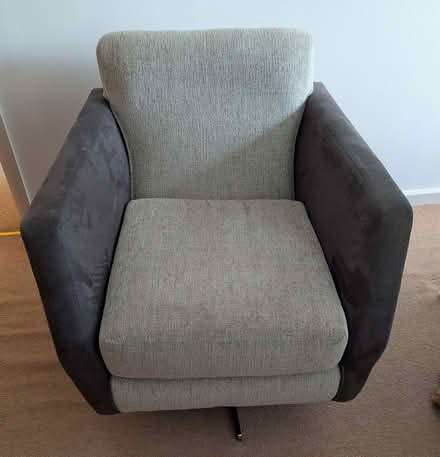 Photo of free Swivel chair (Market Ward CB5) #2