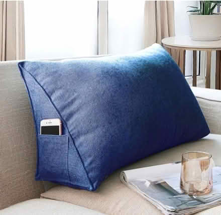 Photo of Pillow (Hatfield AL10) #1