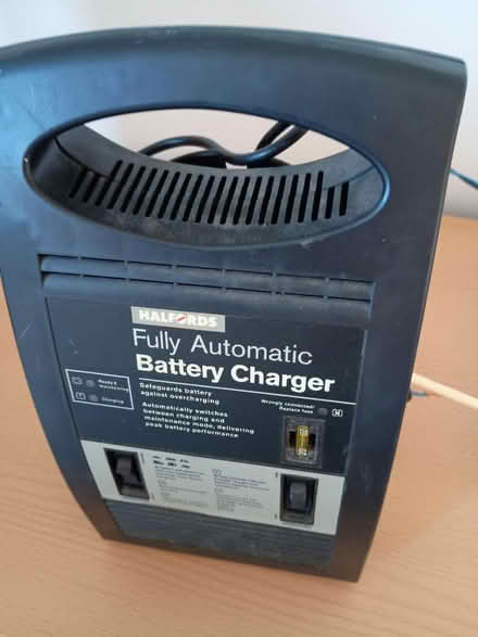 Photo of free Halfords battery charger (Bexhill tn40) #2