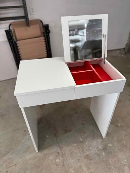 Photo of free Vanity table or small desk (Bernal Heights) #1