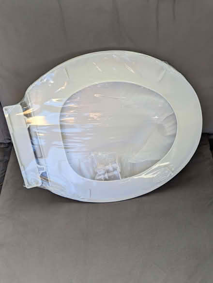 Photo of free Brand new toilet seat - in sealed packaging (Chiswick W4) #1