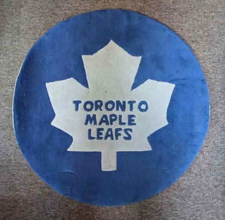 Photo of free Maple Leafs rug (Roncesvalles) #1