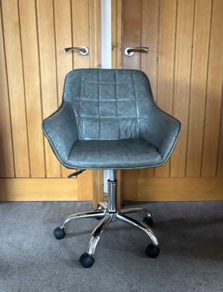 Photo of free Grey swivel chair (Longton) #1