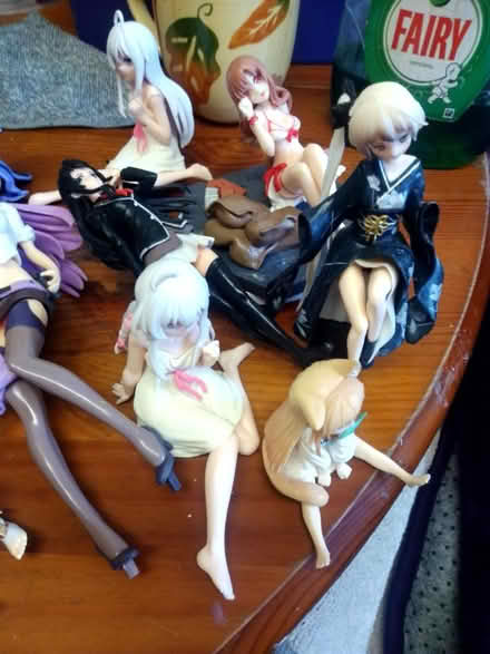 Photo of free Anime figures stands broken (Ashhill walk Bd47jf) #2
