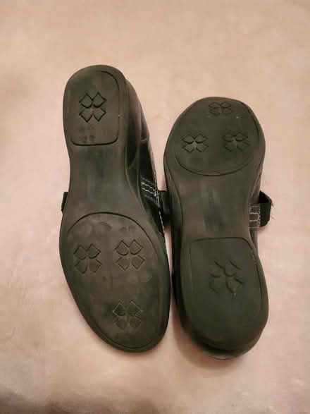 Photo of free Ladies Naturalizer Sz.6 (Elmvale Acres) #3