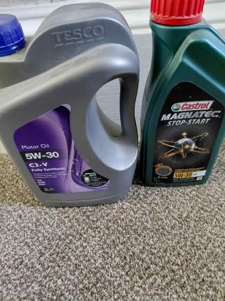 Photo of free 3 litres motor oil 5w-30 (Glasgow Linthouse G51) #1